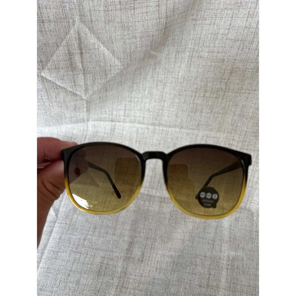 Komono Sunglasses Unisex OS Black Yellow New UV400 Gradient Round Frame Eyewear